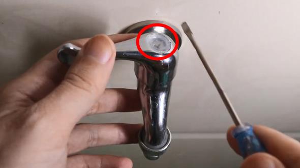 水龍頭滴水怎么處理?看步驟圖跟著老師傅一步步操作一下吧! 水龍頭滴水怎么處理?看步驟圖跟著老師傅一步步操作一下吧!