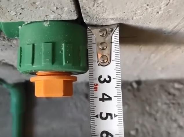 預(yù)埋水管接頭露出瓷磚多高?老師傅一個方法就全解決了! 預(yù)埋水管接頭露出瓷磚多高?老師傅一個方法就全解決了!