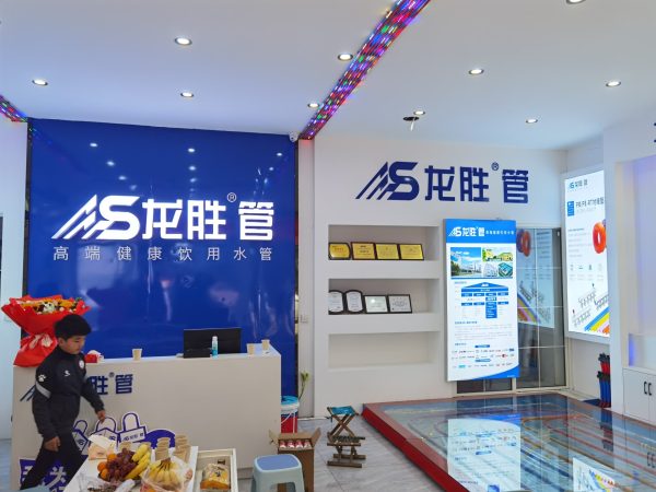 看了日豐專賣店效果圖后，感覺龍勝管的專賣店更好看啊！