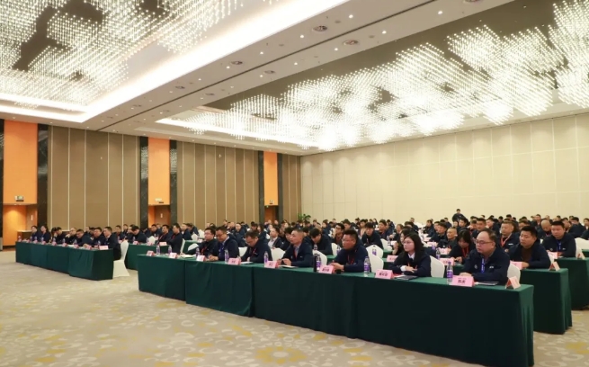 龍勝管全國(guó)經(jīng)銷商年會(huì)圓滿召開,見相非相,即見如來! 龍勝管全國(guó)經(jīng)銷商年會(huì)圓滿召開,見相非相,即見如來!